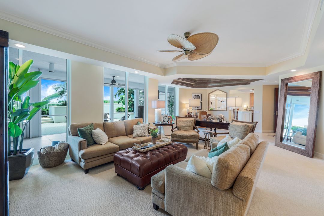 295 Grande Way #105, Naples, FL 34110