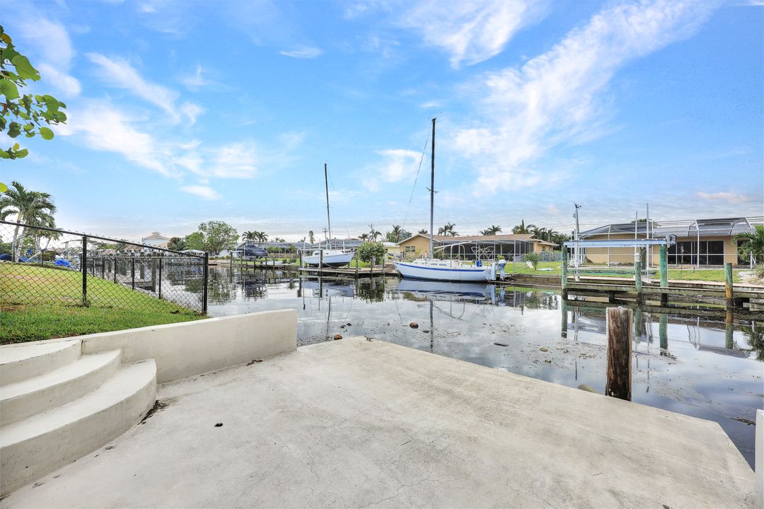 802 Miramar Ct, Cape Coral, FL 33904