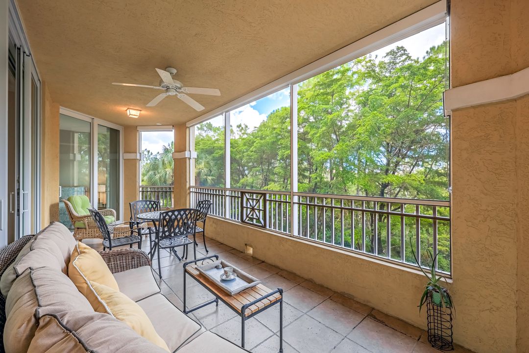 2728 Tiburon Blvd E #204, Naples, FL 34109