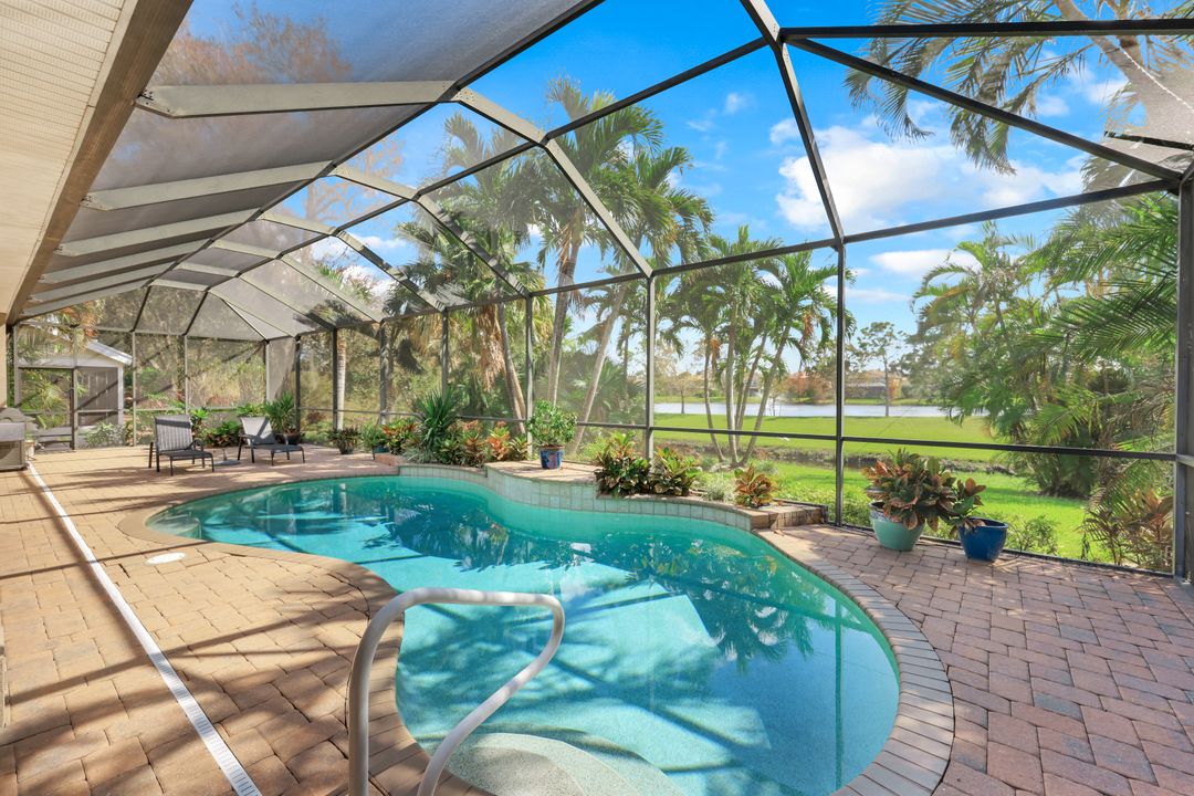 8715 S Lake Cir, Fort Myers, FL 33908