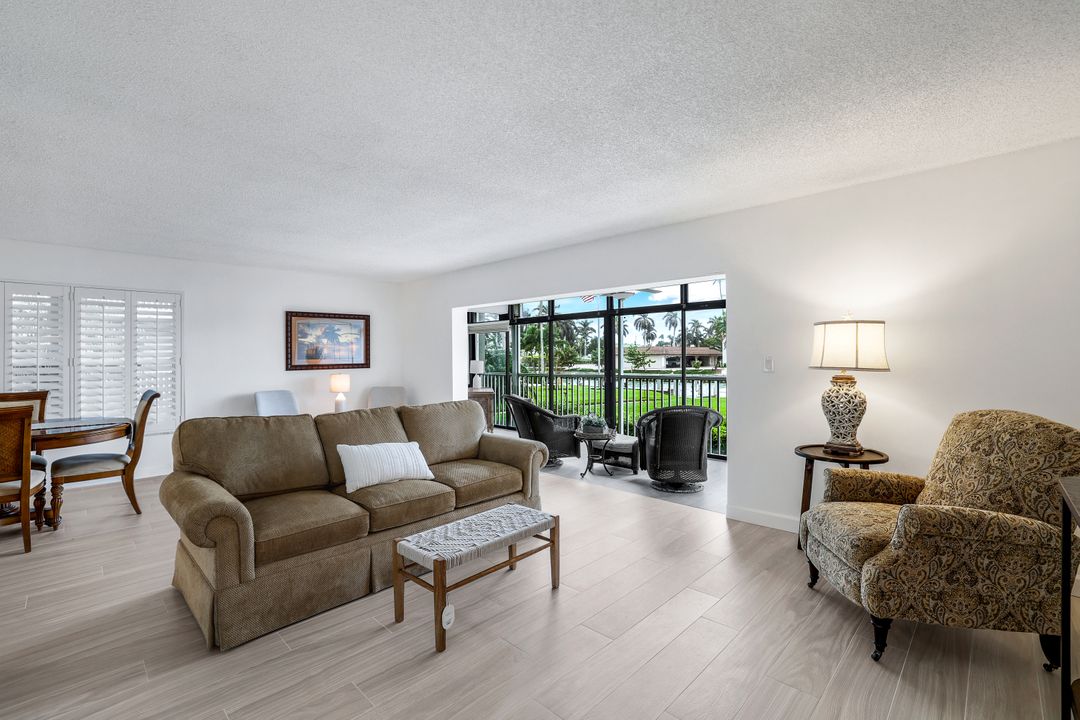 2880 Gulf Shore Blvd N #107, Naples, FL 34103