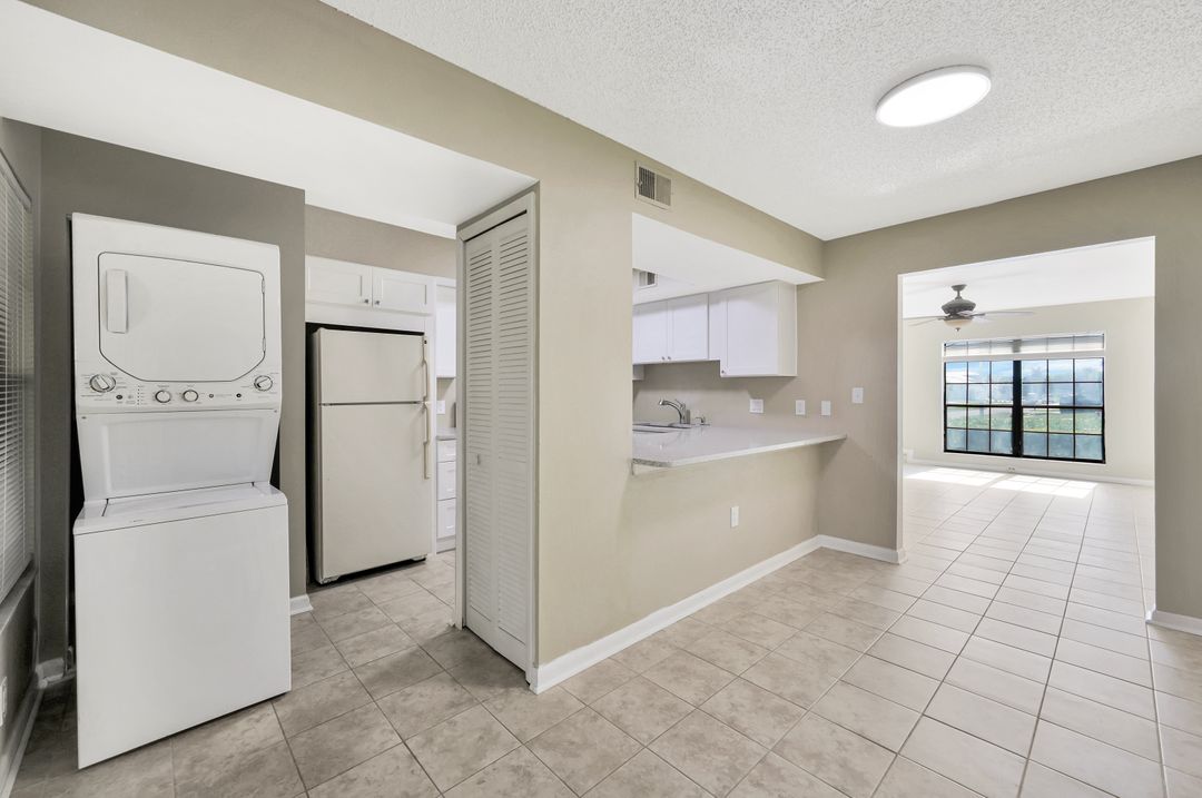 146 Clyburn Way W #I-6, Marco Island, FL 34145