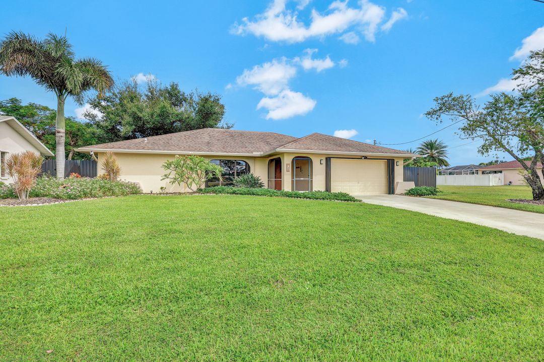 25 SE 23rd Ave, Cape Coral, FL 33990