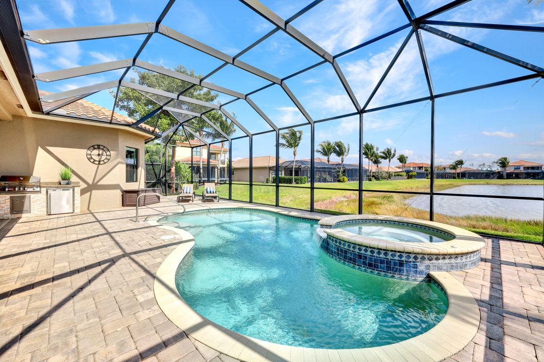 2708 Crystal Way, Naples, FL 34119