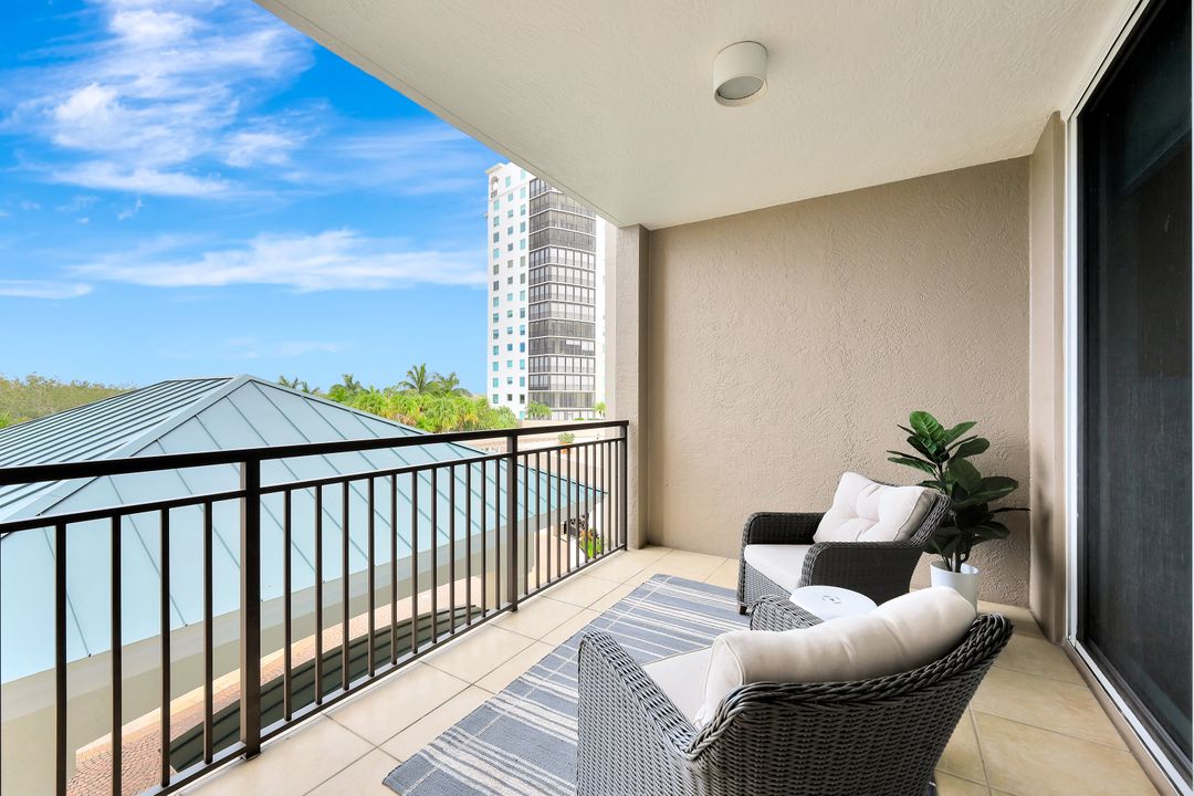 445 Cove Tower Dr #403, Naples, FL 34110