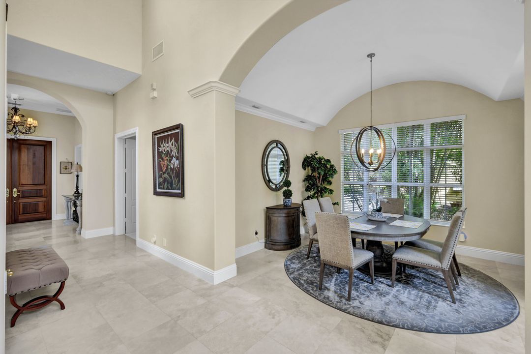 8576 Bellagio Dr, Naples, FL 34114