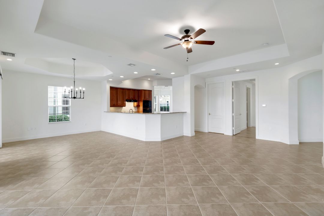 514 Avellino Isles Cir #3102, Naples, FL 34119