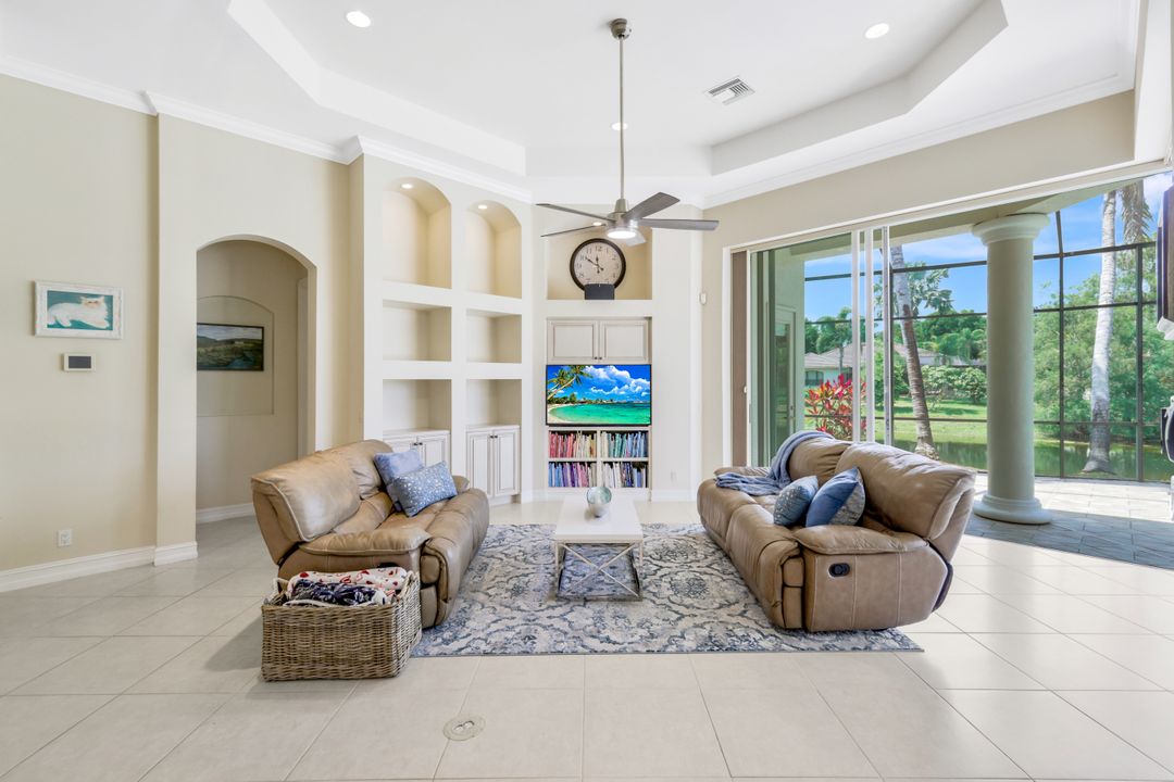 7681 Santa Margherita Way, Naples, FL 34109