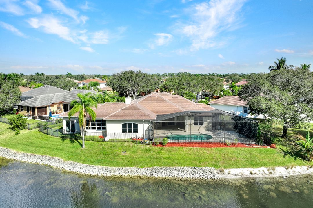 14479 Jekyll Island Ct, Naples, FL 34119