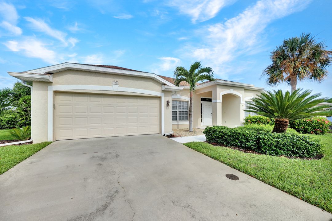 23385 Olde Meadowbrook Cir, Bonita Springs, FL 34134