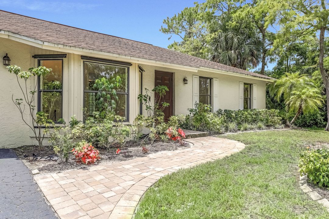 6170 Dogwood Way, Naples, FL 34116