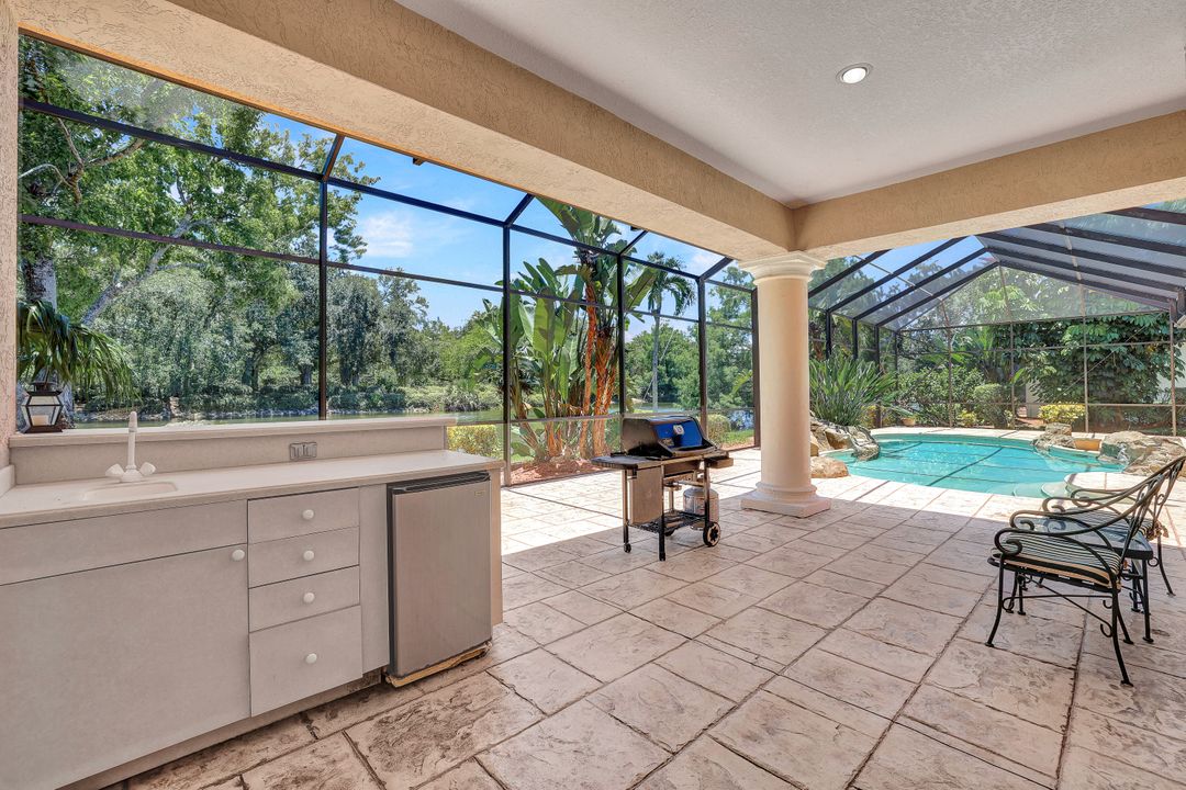 6628 Glen Arbor Way, Naples, FL 34119