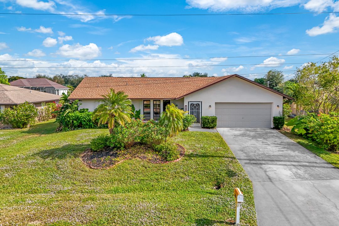 33 SE 12th Ct, Cape Coral, FL 33990