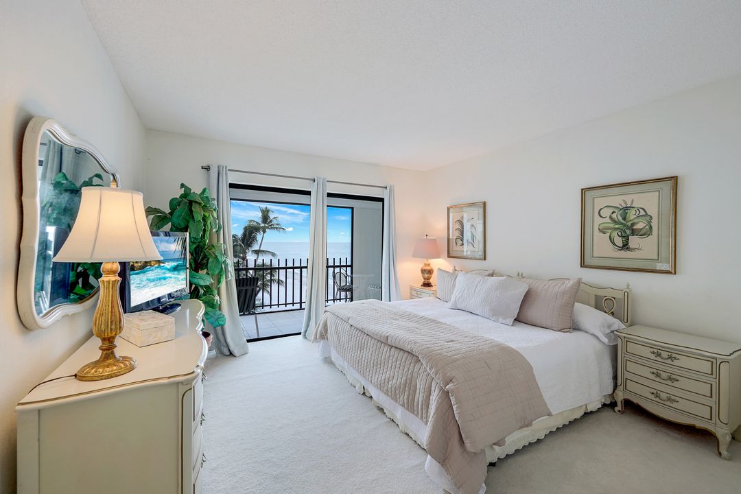 3399 Gulf Shore Blvd N #509, Naples, FL 34103