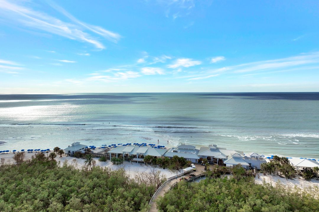 6101 Pelican Bay Blvd, Naples, FL 34108