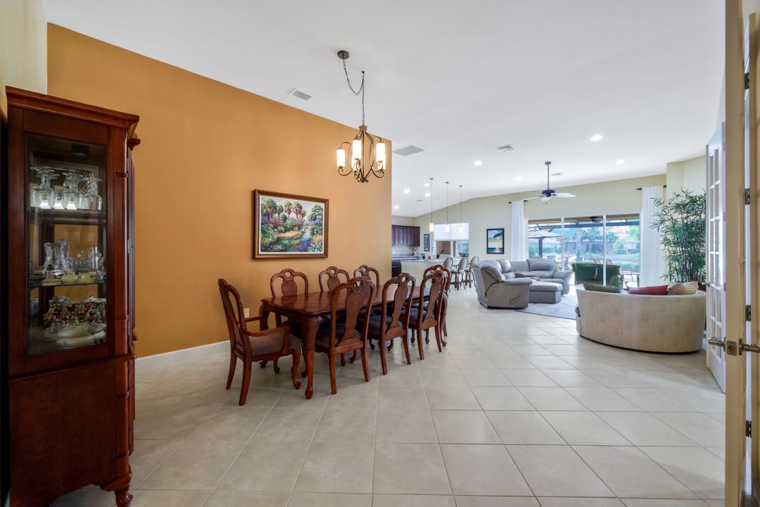 9225 Gypsum Way, Naples, FL 34120