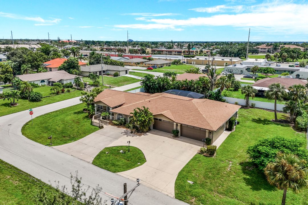 2923 SE 15th Ave, Cape Coral, FL 33904