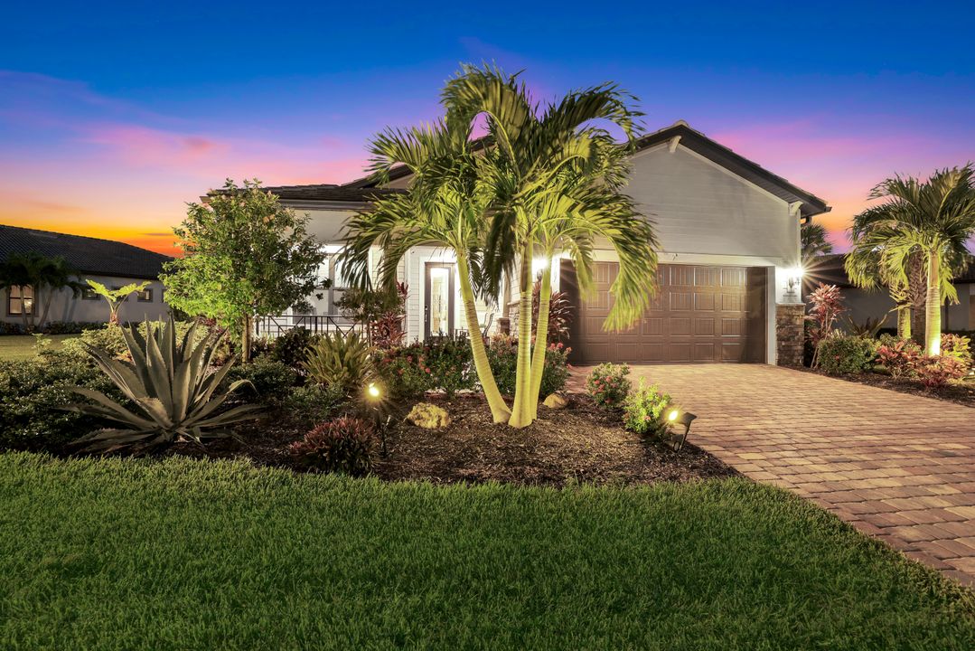 9787 Everglades Dr, Naples, FL 34120