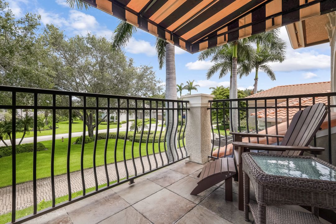 234 Haydon Cir, Naples, FL 34110