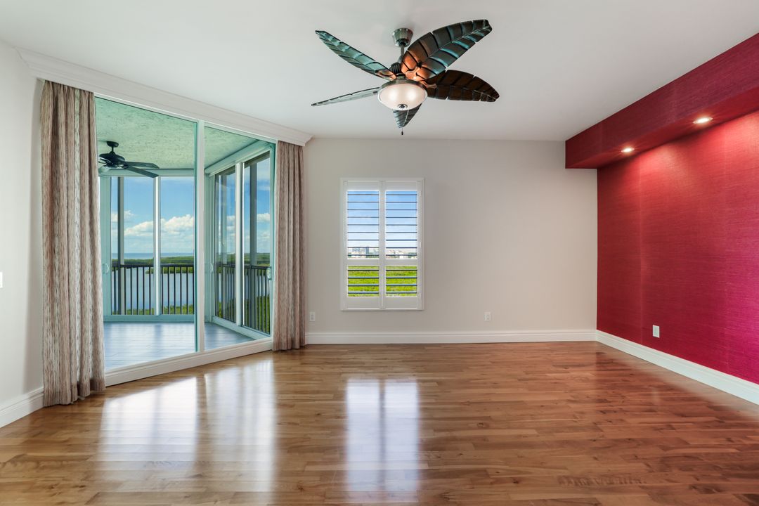 295 Grande Way #1004, Naples, FL 34110