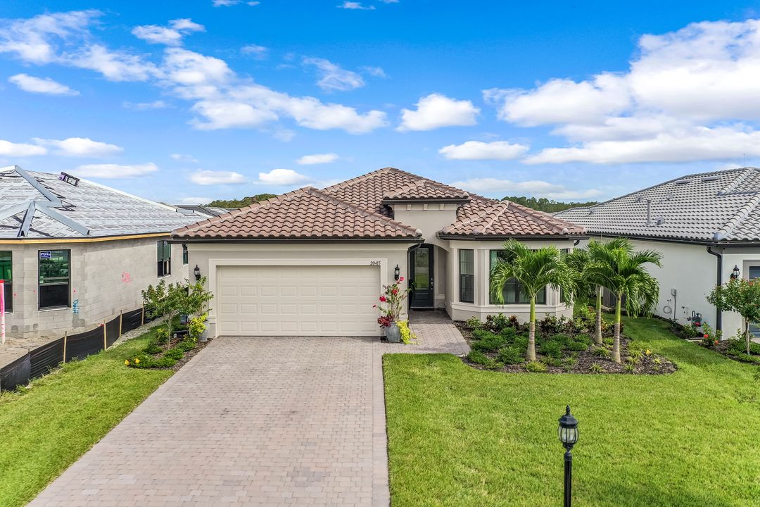 20415 Pebble Gln Dr, Estero, FL 33928