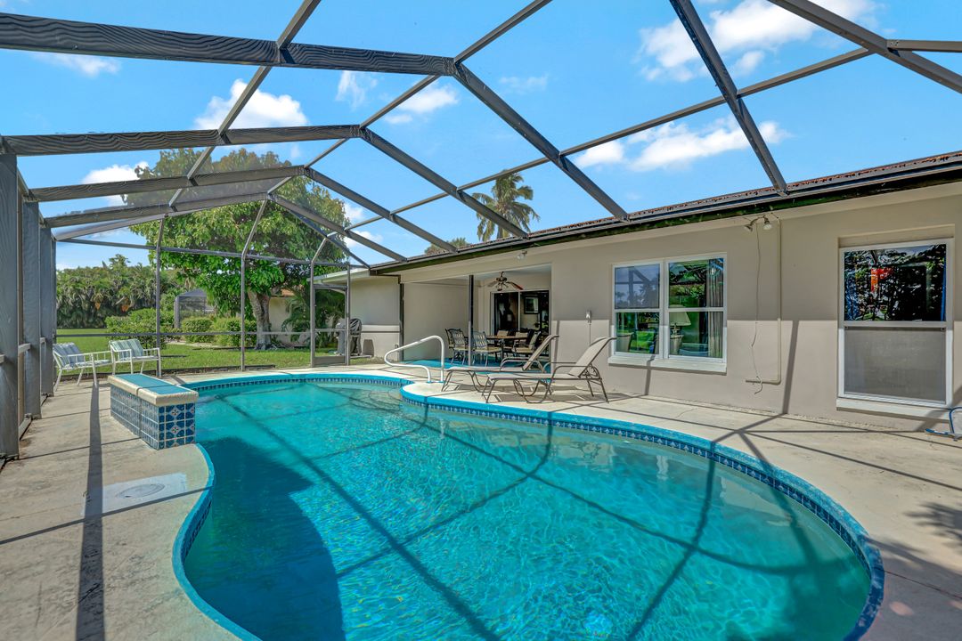 4429 Lakewood Blvd, Naples, FL 34112