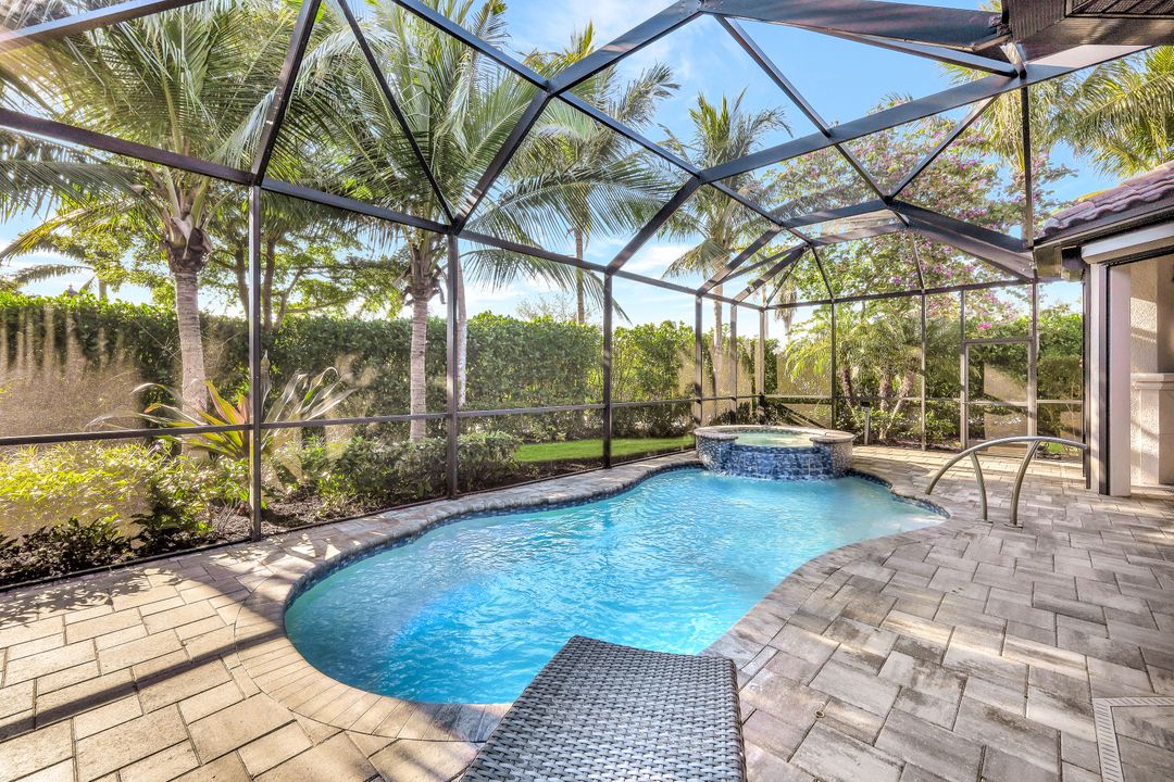 9541 Mussorie Ct, Naples, FL 34114