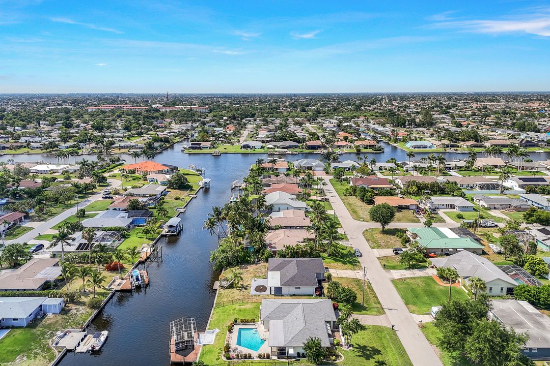 4426 SE 9th Ave, Cape Coral, FL 33904