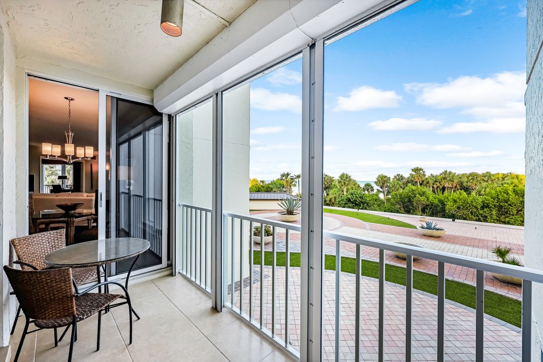 8111 Bay Colony Dr #103, Naples, FL 34108