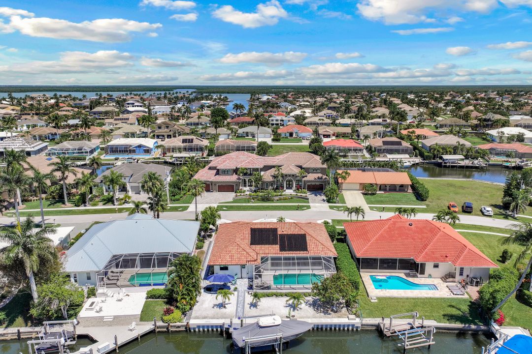 212 Seahorse Ct, Marco Island, FL 34145