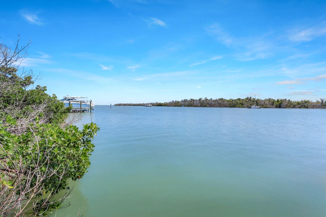 16143 Captiva Dr, Captiva, FL 33924