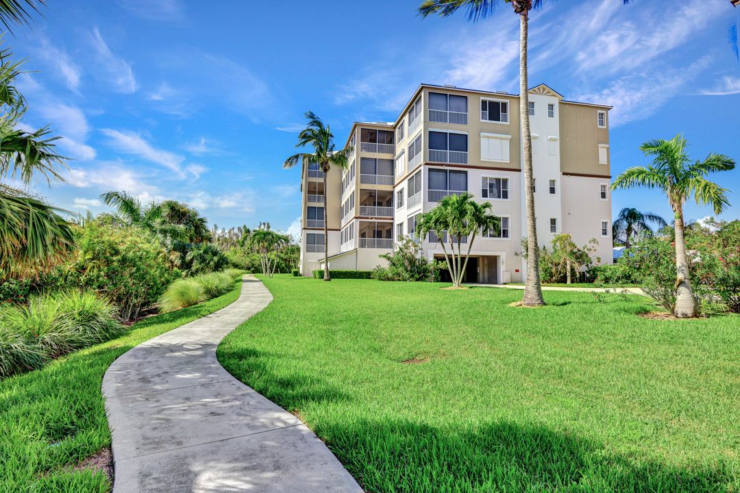 9131 Southmont Cove  #302, Fort Myers, FL 33908