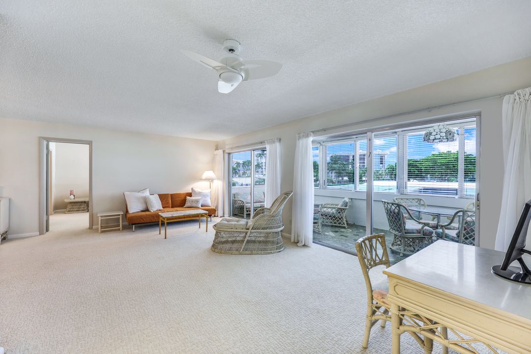 3410 Gulf Shore Blvd N #205, Naples, FL 34103