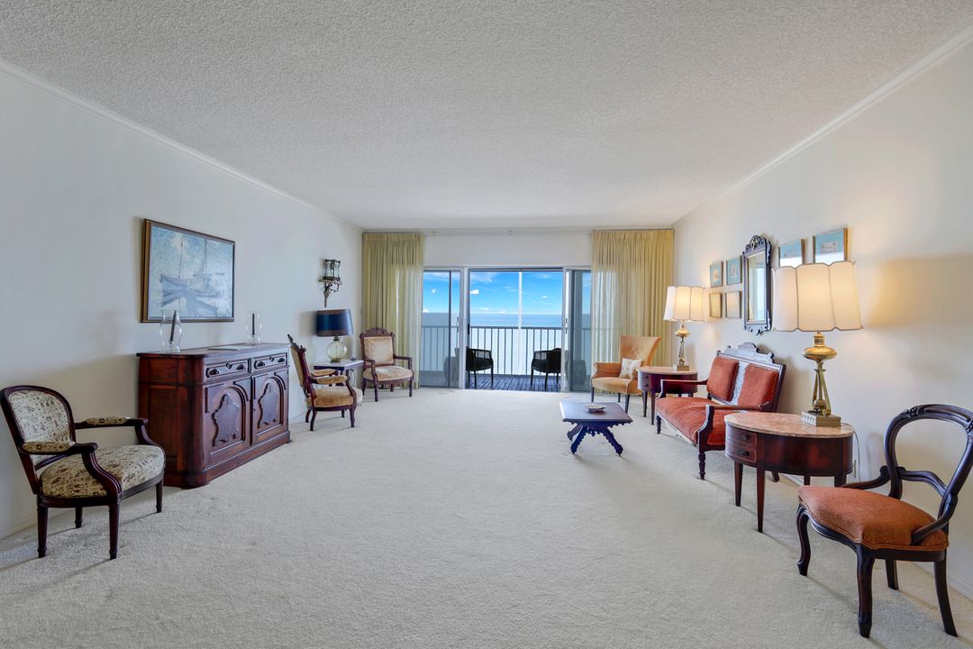 2885 Gulf Shore Blvd N #703, Naples, FL 34103