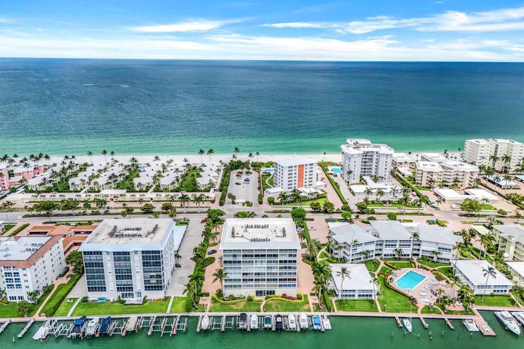 2750 Gulf Shore Blvd N #702, Naples, FL 34103