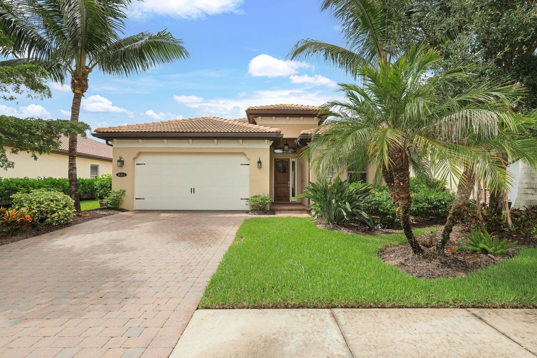 16212 Aberdeen Ave, Naples, FL 34110