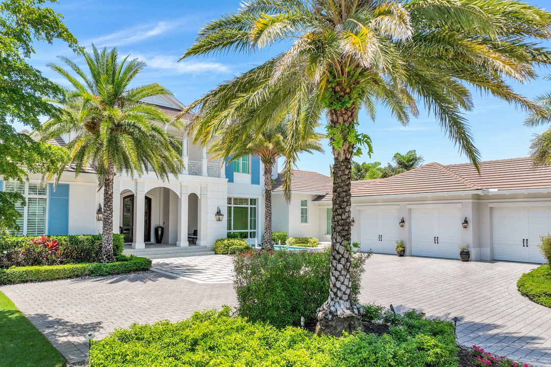 17412 Via Lugano Ct, Miromar Lakes, FL 33913