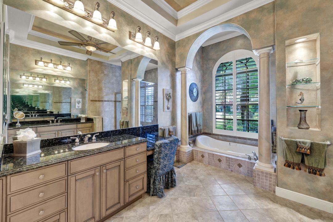 7322 Hagen Way, Naples, FL 34113