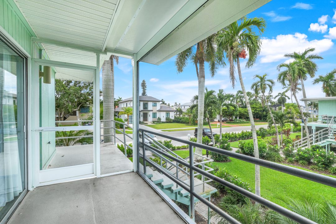 295 8th Ave S #295B, Naples, FL 34102