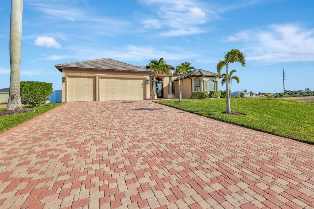 2425 NW 7th Ave, Cape Coral, FL 33993