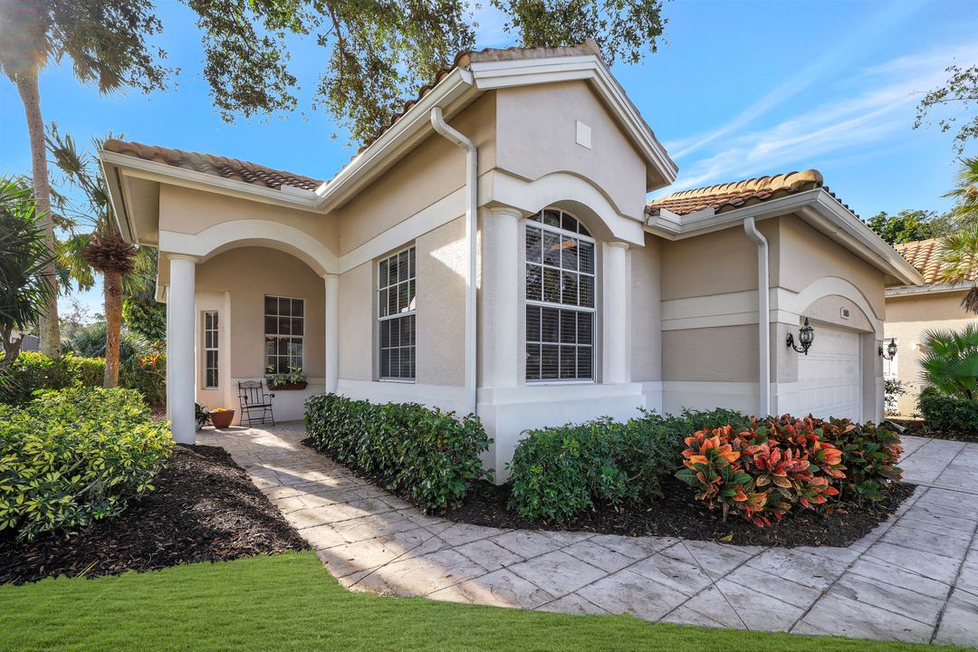 24813 Hollybrier Ln, Bonita Springs, FL 34134