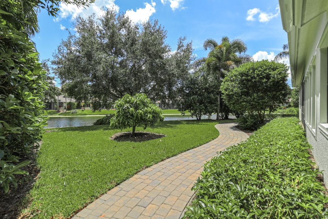 7722 Trent Ct, Naples, FL 34113