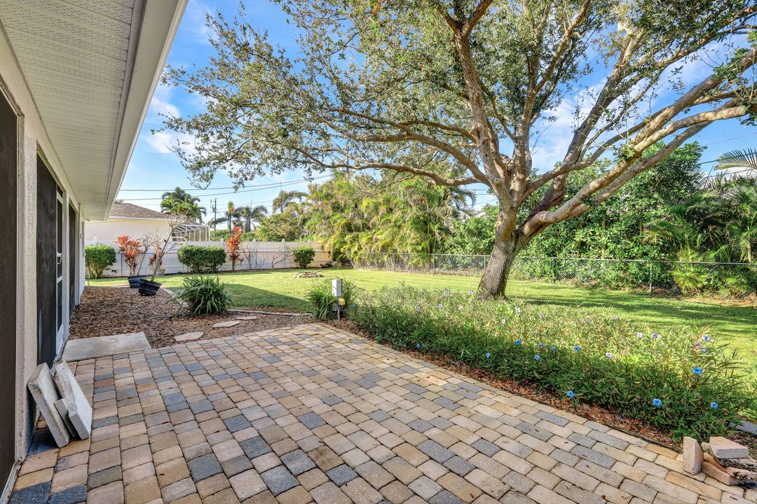 627 SE 18th Terrace, Cape Coral, FL 33990