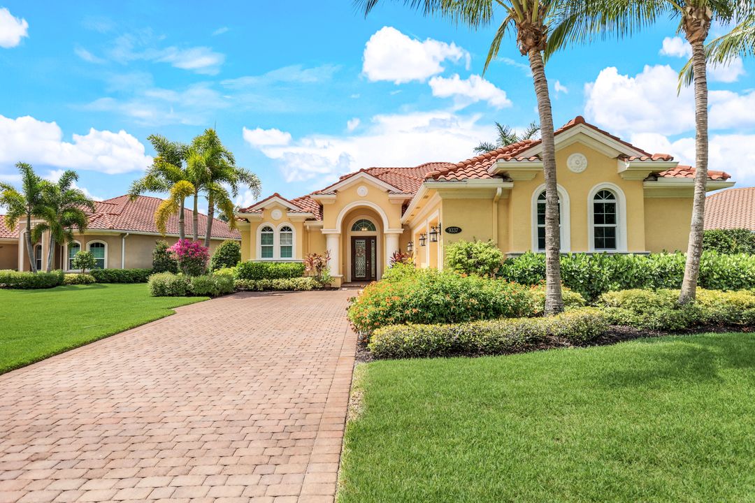 9337 Campanile Cir, Naples, FL 34114