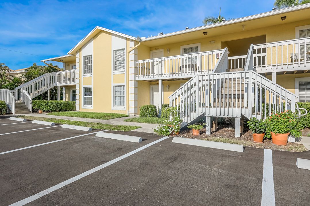 4950 West Blvd, Naples, FL 34103