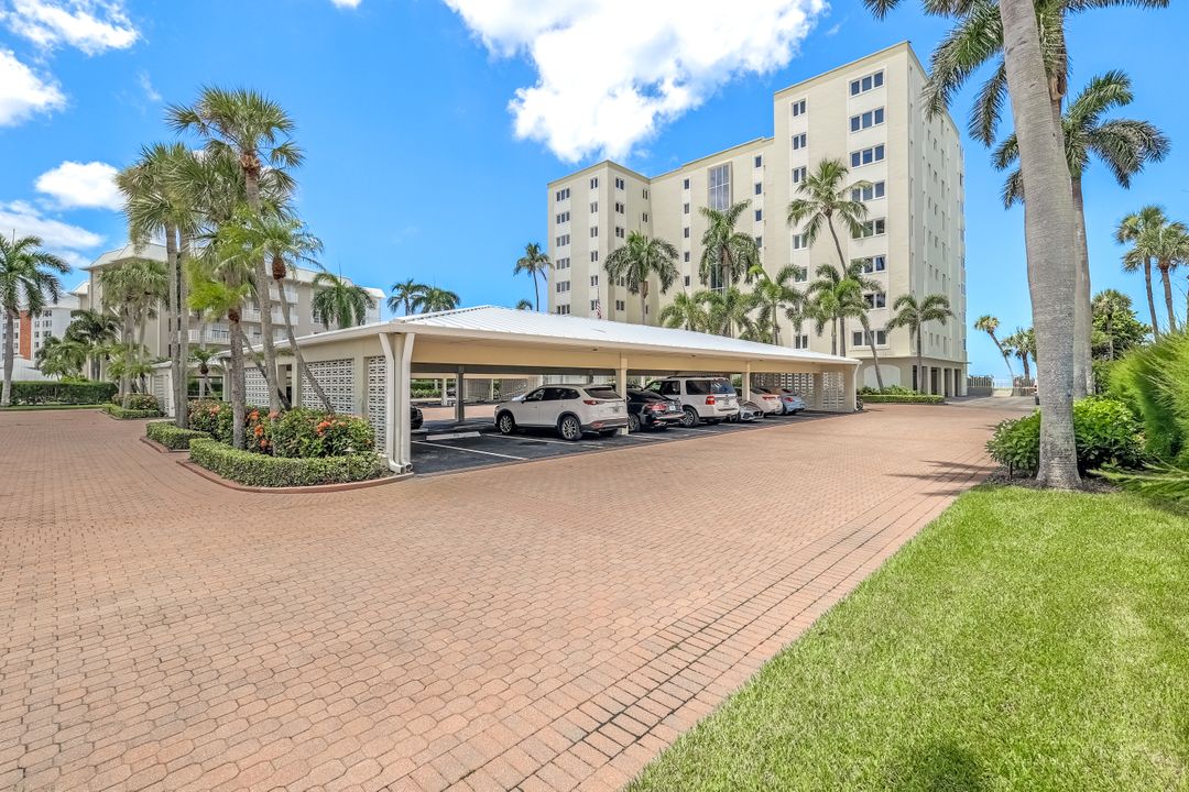 2885 Gulf Shore Blvd N #802, Naples, FL 34103