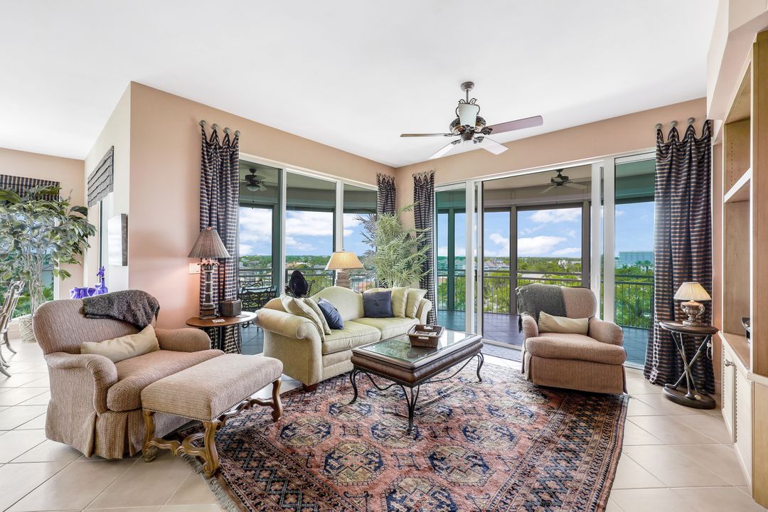 4151 Gulf Shore Blvd N #705, Naples, FL 34103