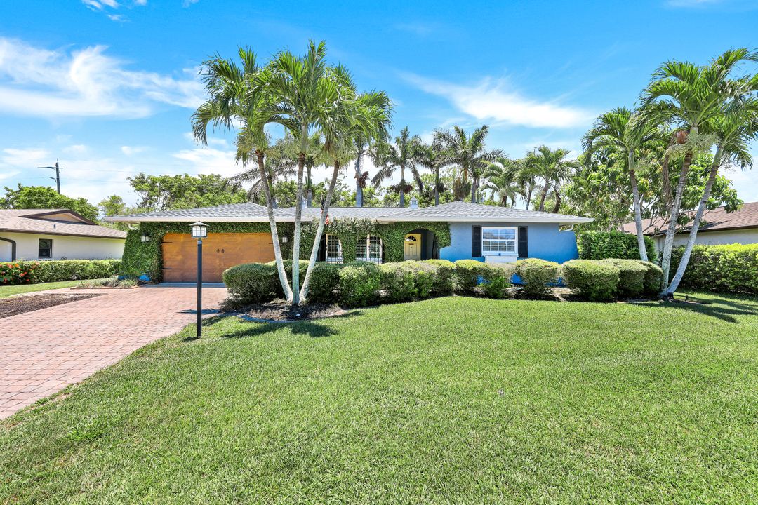 4561 Beechwood Lake Dr, Naples, FL 34112