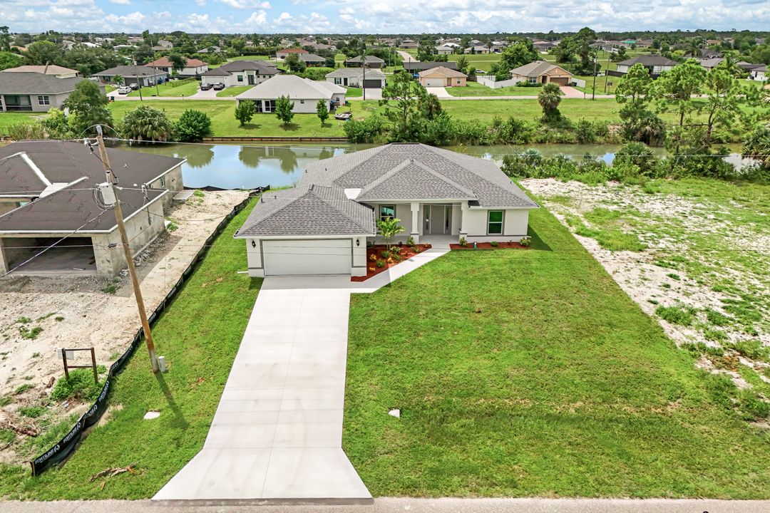 3022 NE 1st Pl, Cape Coral, FL 33909