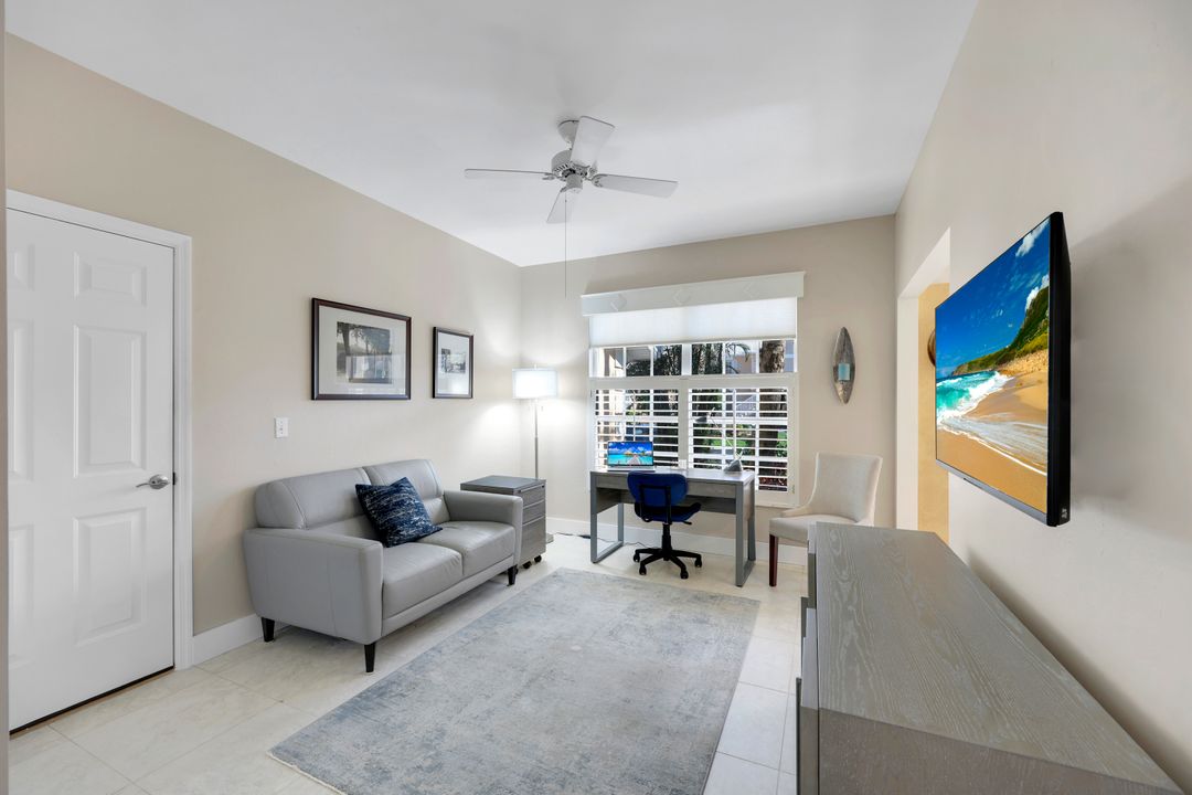 651 Wiggins Lake Dr #101, Naples, FL 34110